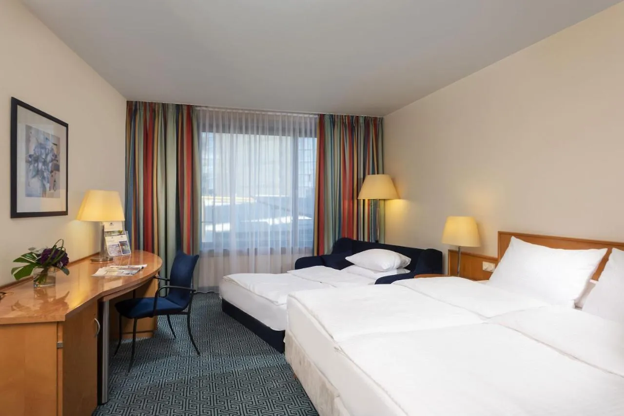 פרנקפורט Maritim Hotel Frankfurt 4*,